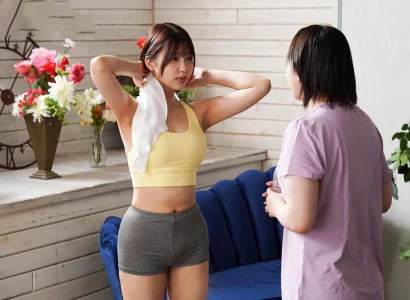 Em gái dáng chuẩn tập yoga xong bị nện trên thảm